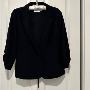 ELIZA j Women’s Black blazer Beautiful ruched sleeve Casual size Large EUC
